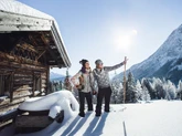tirol-winterwandern-zu-einer-urigen-hutte.jpg